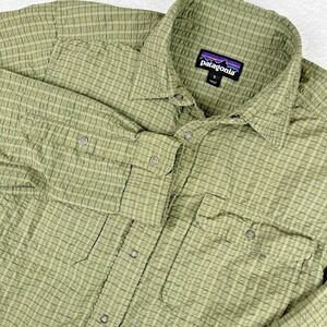 PATAGONIA Seersucker A/C Shirt Men Small Plaid Casual Outdoor Hiking Camping VTG